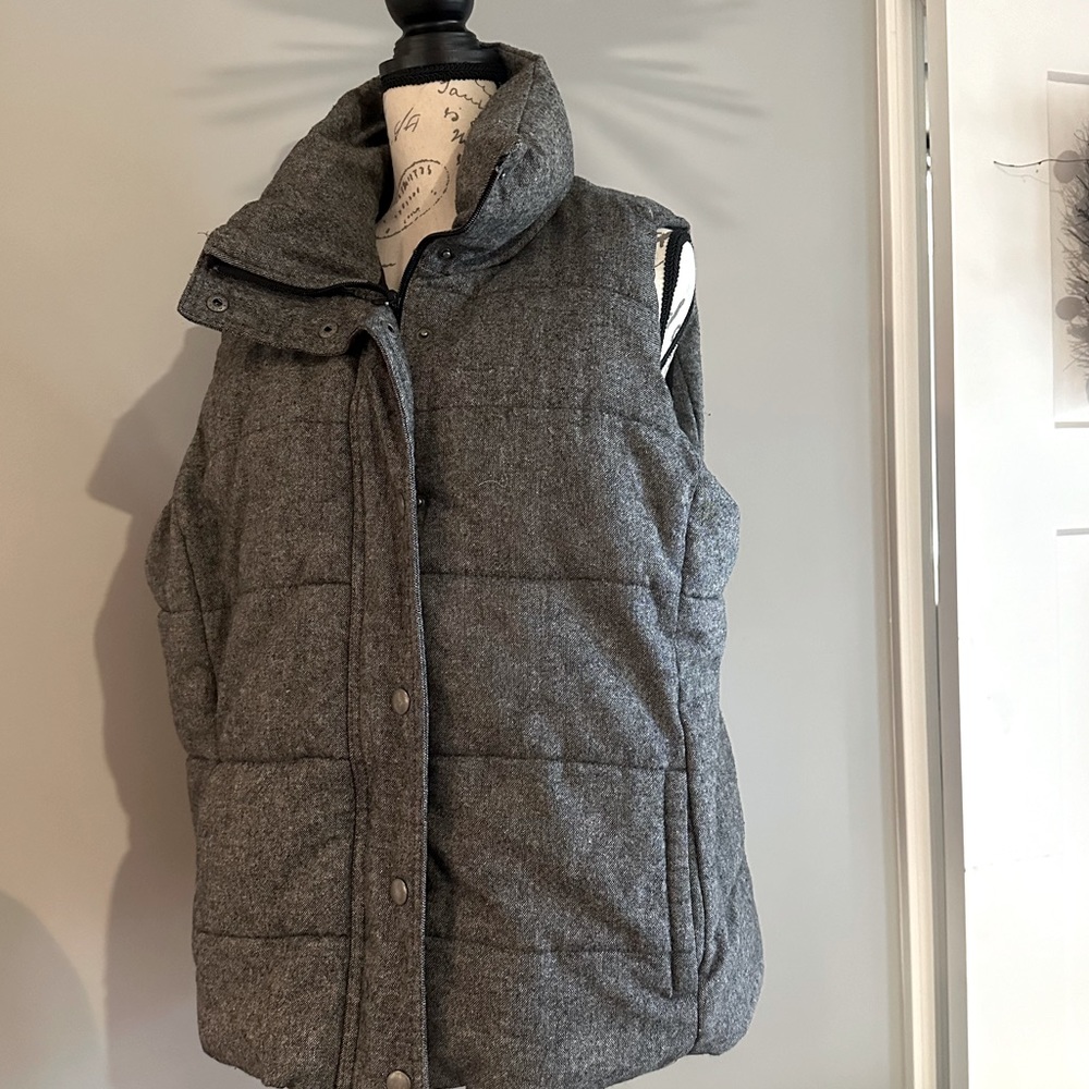 Old Navy Puffer Vest
